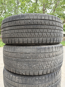 245/45/19 шины Bridgestone m+s (3 фото из 7)