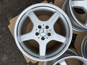 18" оригинальные диски Mercedes-Benz AMG разной ширины 5x112 (5 фото из 10)