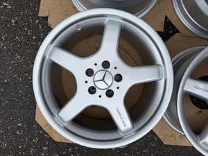 18" оригинальные диски Mercedes-Benz AMG разной ширины 5x112 (6 фото из 10)