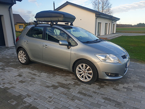 Toyota Auris 2.0 d-4d 2009 (1 foto / 8)