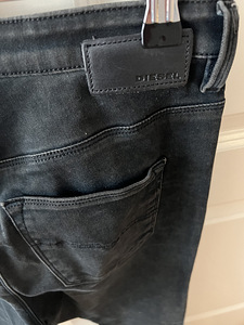 Diesel джинсы (3 фото из 4)