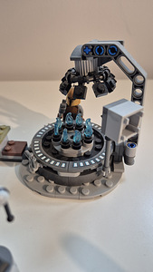 LEGO Star Wars - The Armorer's Mandalorian Forge 75319 (5 foto / 6)