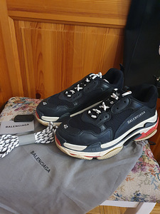 Balenciaga 40 (1 foto / 3)