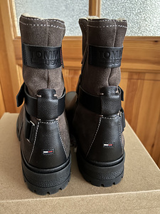 Tommy Hilfiger 41 (3 фото из 3)
