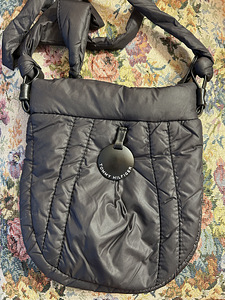 Tommy Hilfiger (2 foto / 3)