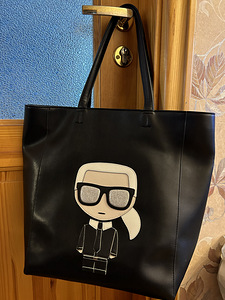 Karl Lagerfeld (1 foto / 3)