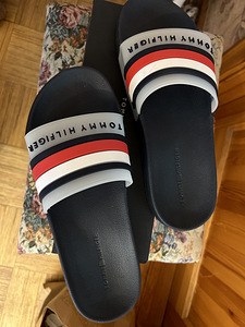 Tommy Hilfiger 44 (1 foto / 2)