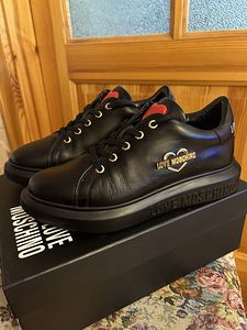 Love Moschino 40 (1 foto / 3)