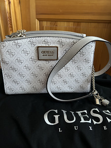 Guess (1 фото из 3)