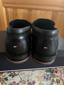 Tommy Hilfiger 44 (3 foto / 3)