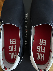 Tommy Hilfiger 45 (3 foto / 3)