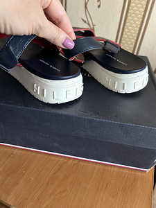 Tommy Hilfiger 40-41 (2 foto / 2)
