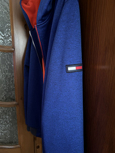 Tommy Hilfiger L (2 фото из 3)