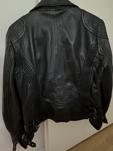 Куртка женская (3 фото из 4)