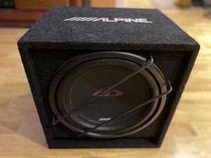 Alpine subwoofer ja võim (2 foto / 6)