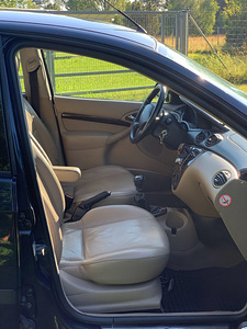 Ford Focus 1.8TDDi 66kw Ghia (5 foto / 10)