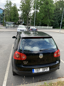 Volkswagen Golf 5 (2 foto / 4)