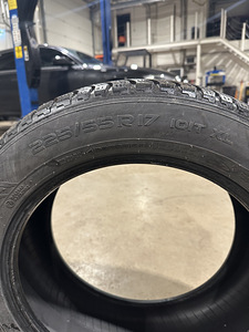 225/55/R17 Nokian Hakkapeliitta 8 (2 foto / 3)