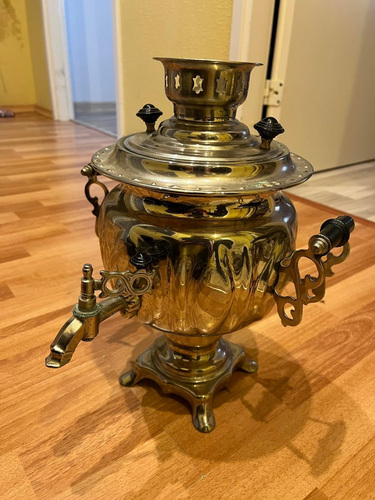 Elektriline samovar, valmistatud NSVL-is 1986. a