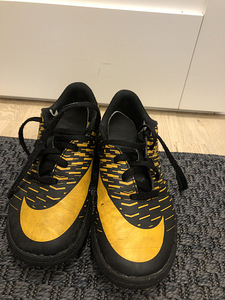 Nike бутсы (2 фото из 3)