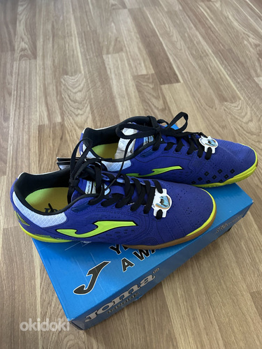 Новая обувь Joma