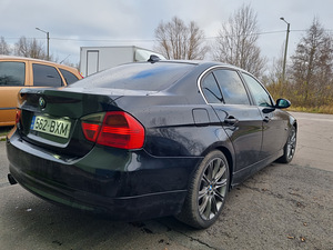 BMW e90 330xd 2007 (6 foto / 14)