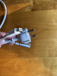 Apple monitor (3 foto / 3)