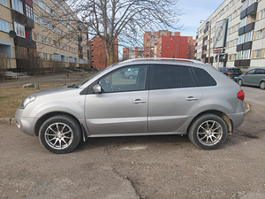 Reno Koleos (4 фото из 5)