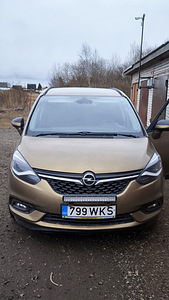 Opel Zafira (4 foto / 8)