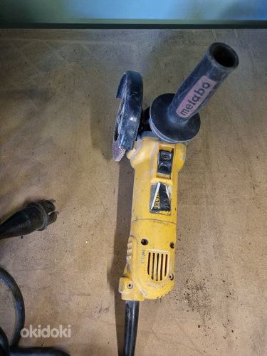 Угловая шлифовальная машина Dewalt D28139-qs