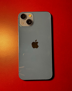 iPhone 13 128 Гб (2 фото из 4)