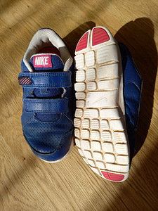Nike tossud s. 28,5 (2 foto / 2)