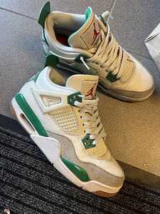 Jordan 4 (1 фото из 4)