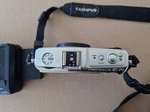 Olympus E-P1 Pen kere (4 foto / 8)