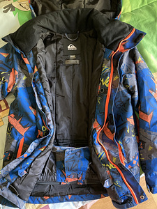 Осенняя куртка quiksilver (4 фото из 5)