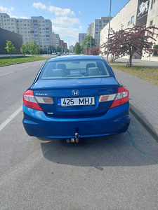 Honda Civic 1.8 МКПП Бенц 2012 (6 фото из 7)