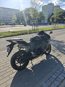 Kawasaki ninja zx10r 2008 129kw (2 foto / 8)