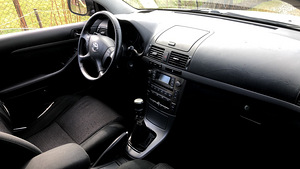 Toyota Avensis 2007 (2 foto / 7)