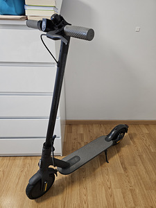 Xiaomi Mi Electric Scooter 1S (7 foto / 9)