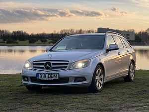 Mercedes-BENZ C200 (2 foto / 9)