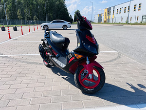 M/V 50cc roller (1 foto / 6)