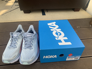 Jooksutossud Hoka One One Clifton 8 W (1 foto / 4)