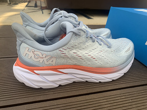 Jooksutossud Hoka One One Clifton 8 W (4 foto / 4)