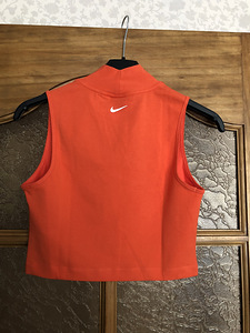 Uus Nike topp, suurus M. (6 foto / 6)