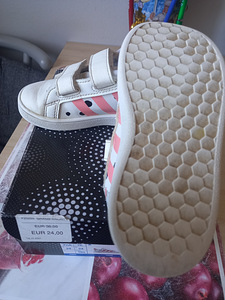 Adidas tossud s.24 (4 foto / 6)
