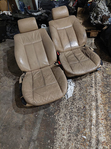 E39 Nahksisu + kogu salong (2 foto / 6)