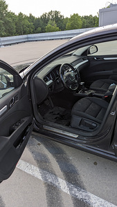 Skoda superb 2011a (7 foto / 8)