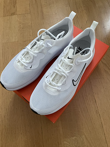 Nike обувь (1 фото из 3)