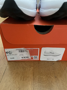 Nike обувь (3 фото из 3)