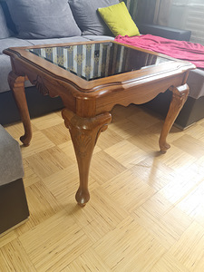 Antiikne, käsitsi valmistatud puidust laud. (1 foto / 1)